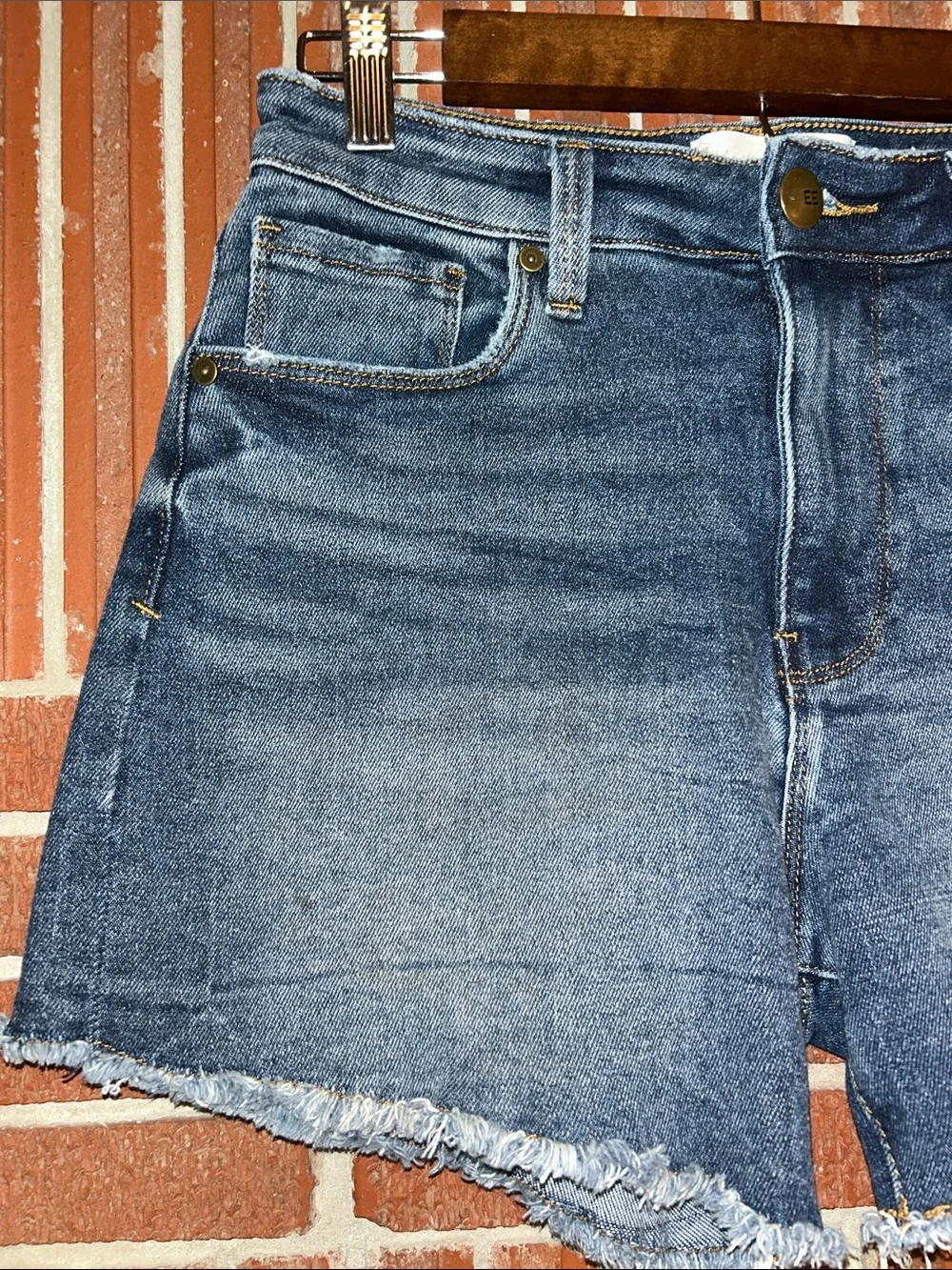 EVEREVE The EVER short, high rise cut off, 7” inseam